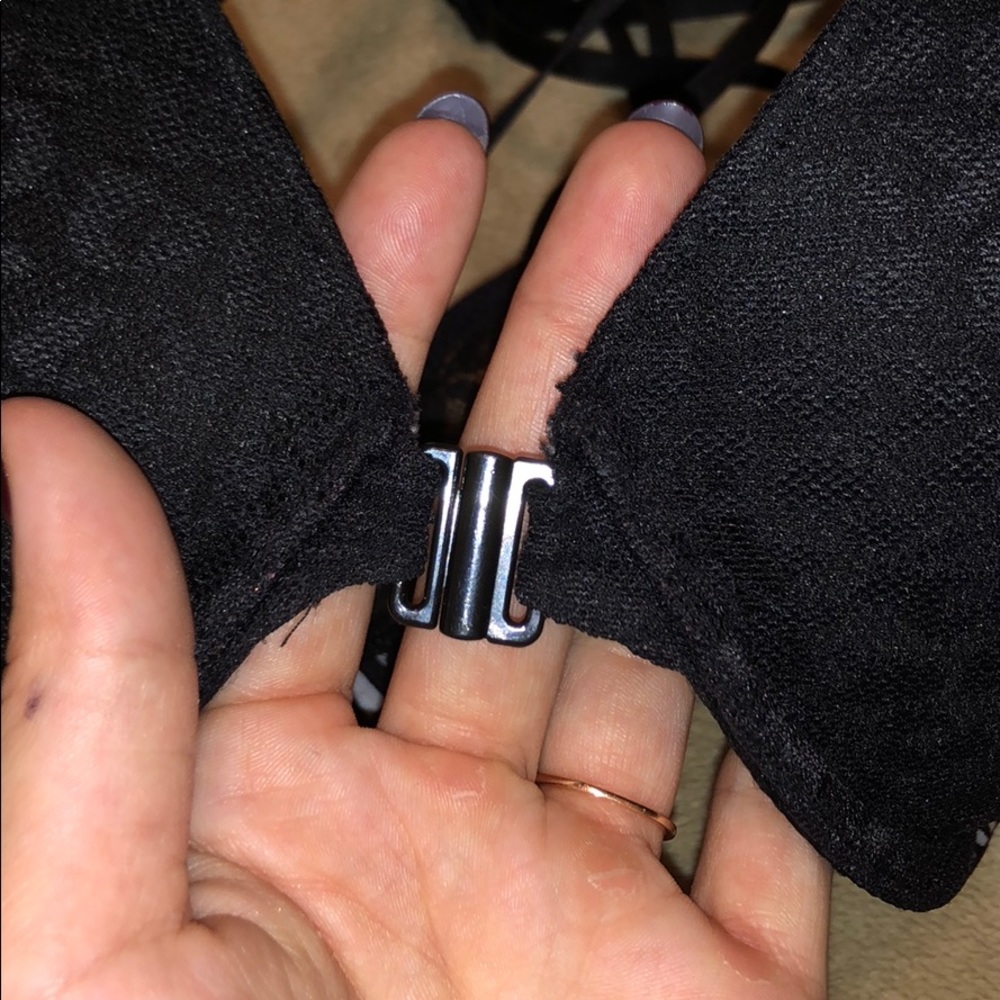 LIKE NEW PINK Bra - Picture 3 of 3